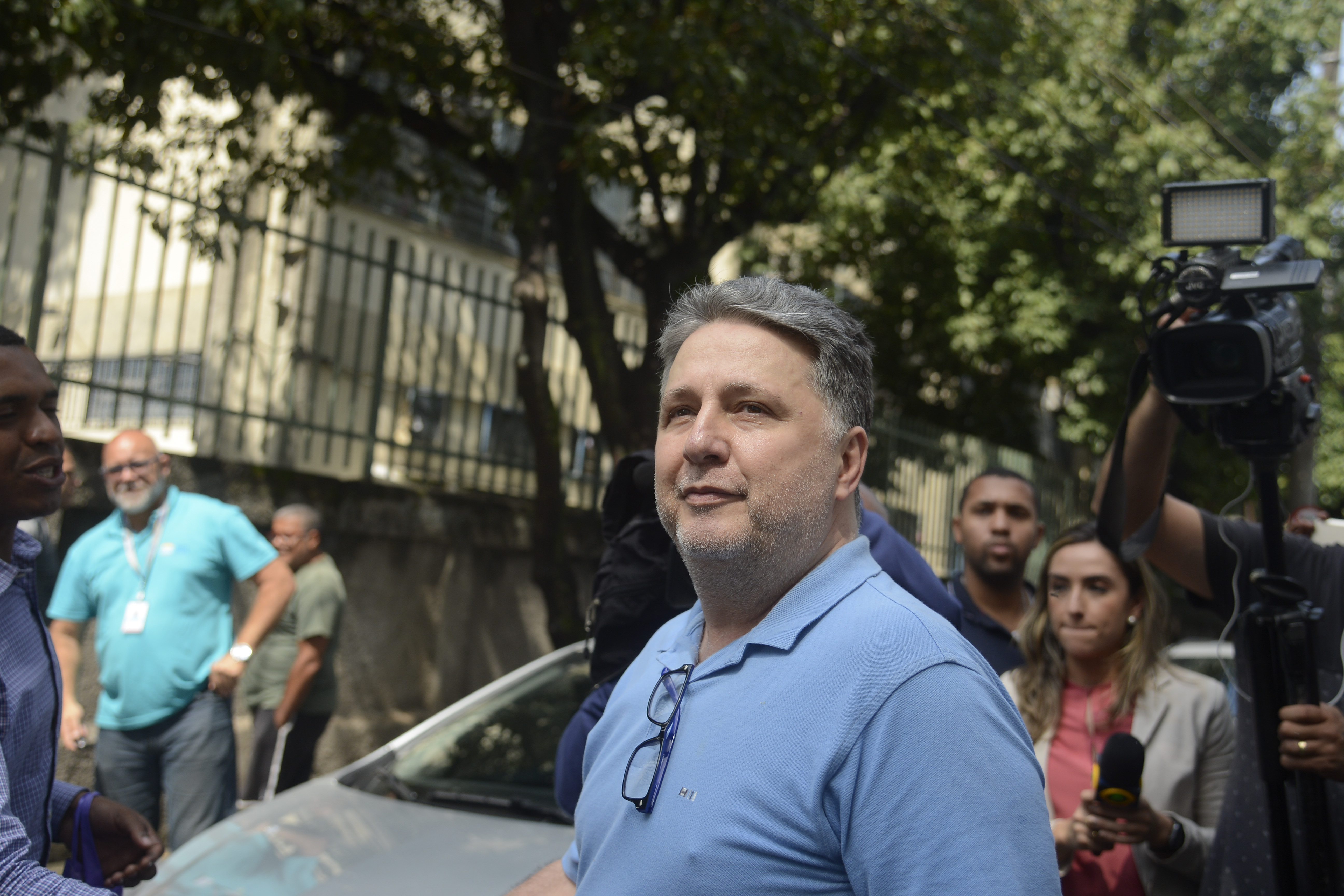 Garotinho desiste e Douglas Ruas pode vencer no 1º turno no RJ