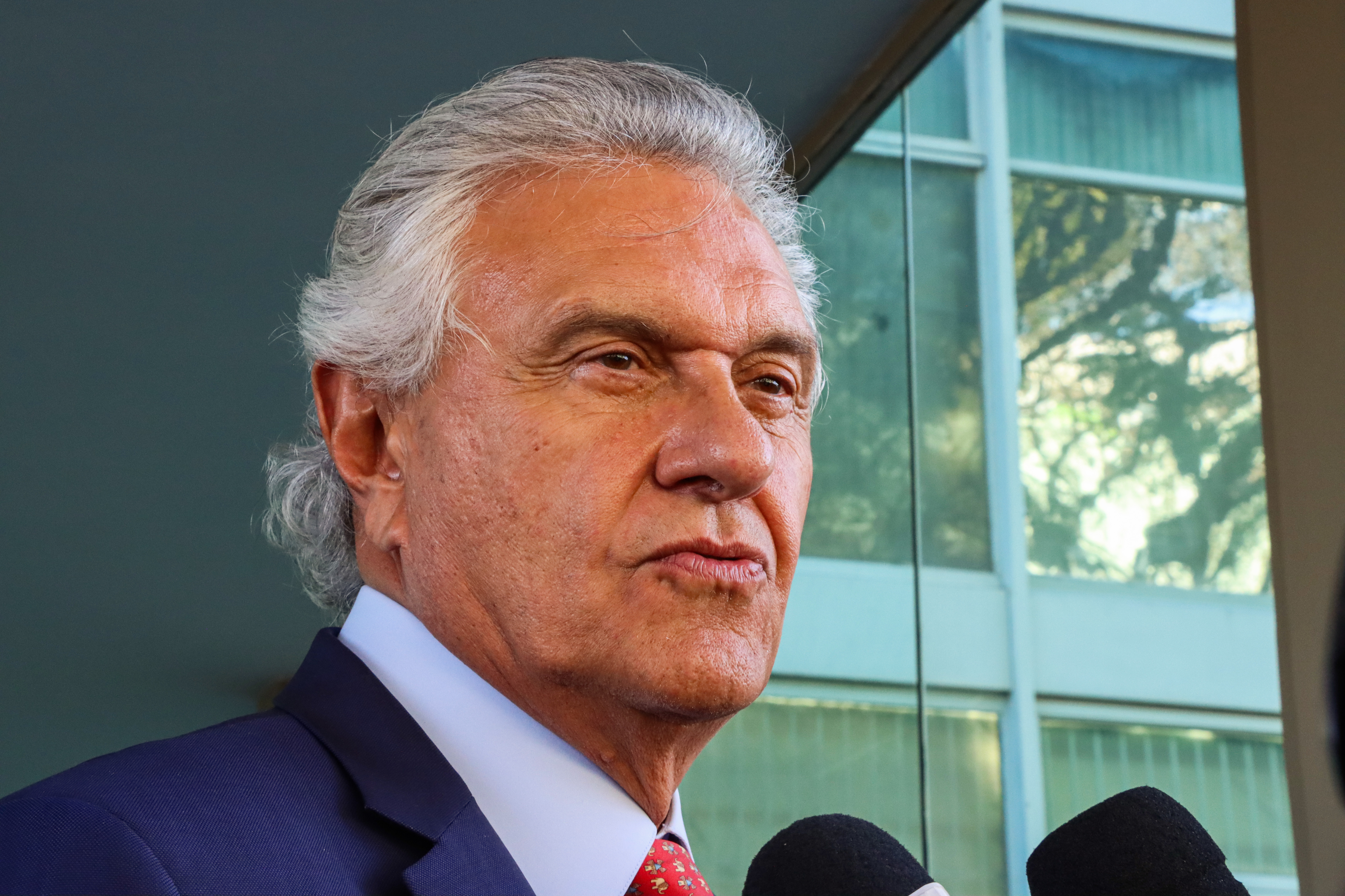Caiado ainda não define apoio no 2º turno: "Caí de pé"