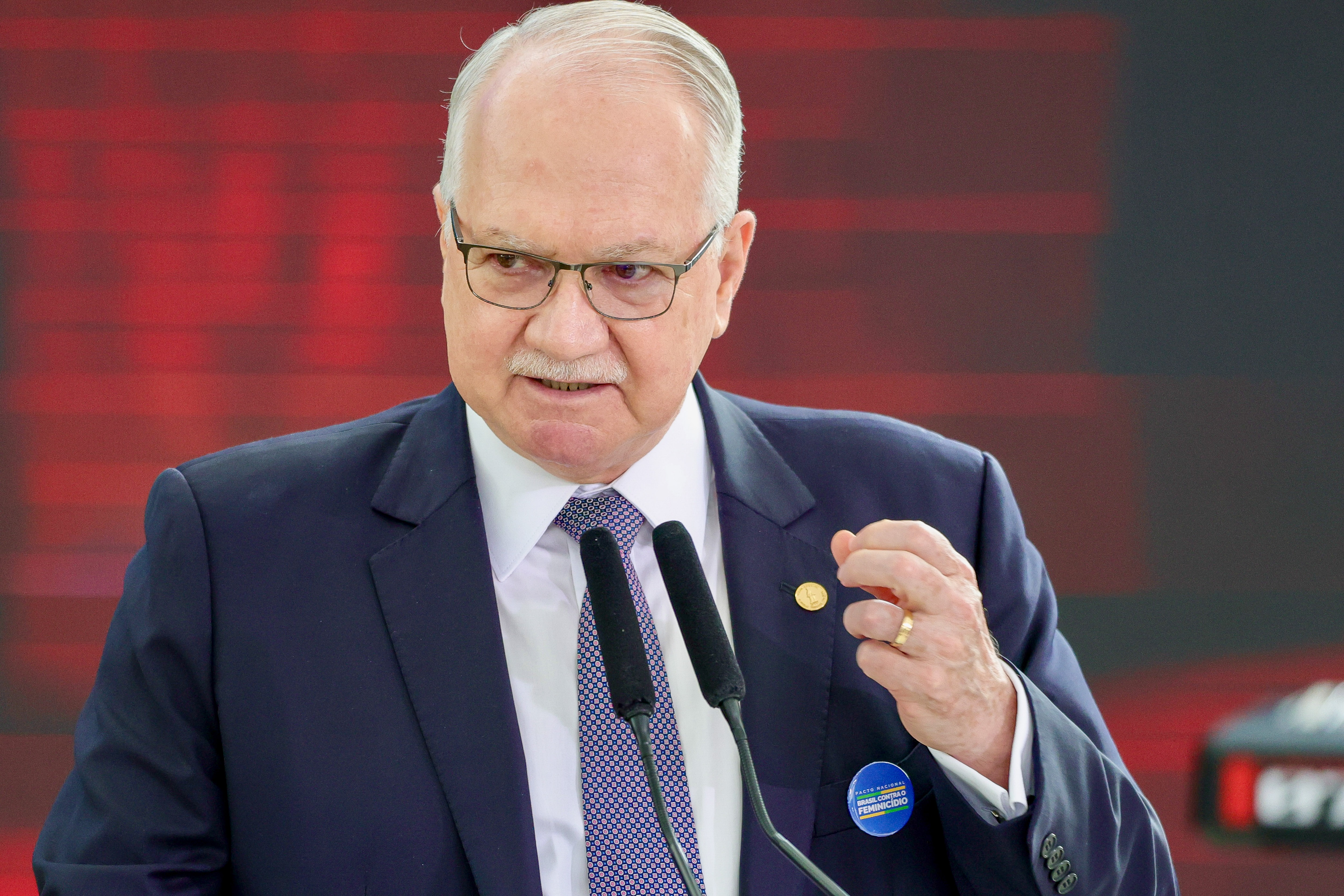 Fachin arquiva pedido para afastar Moraes no caso Vorcaro