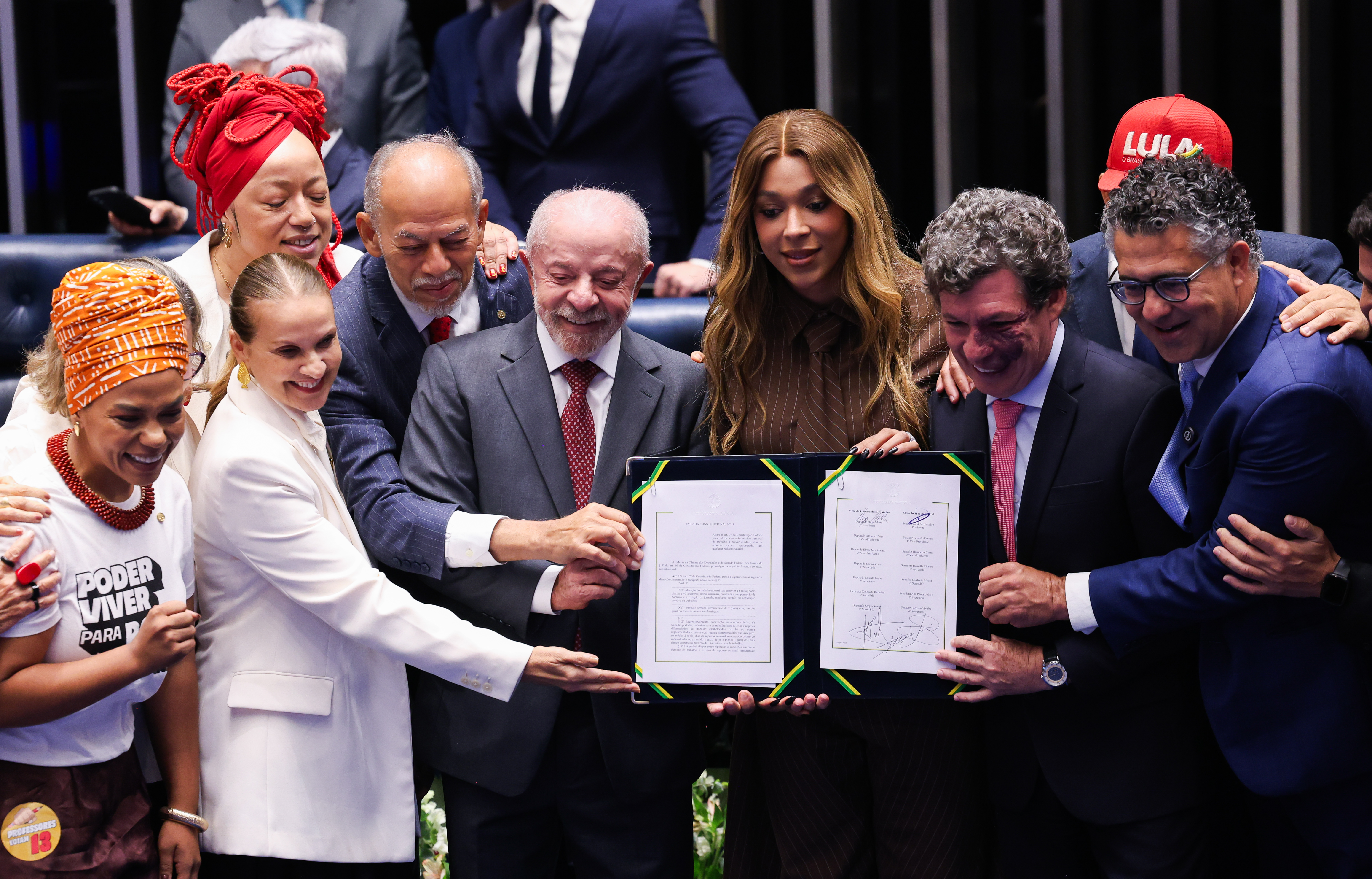 Lula diz que escala 6x1 pode voltar com bolsonaristas