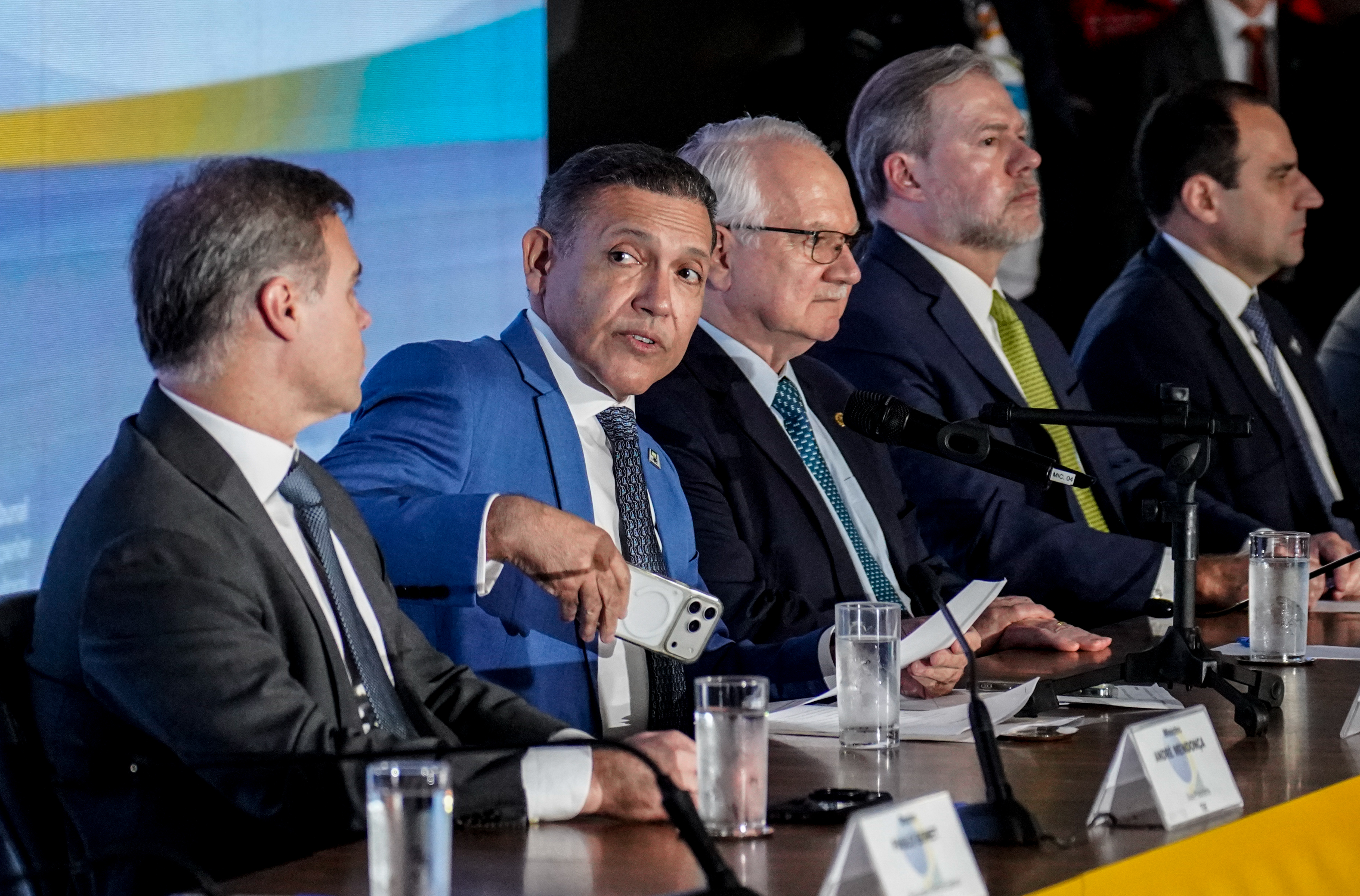 Presidente do TSE descarta regra para WhatsApp no 2º turno