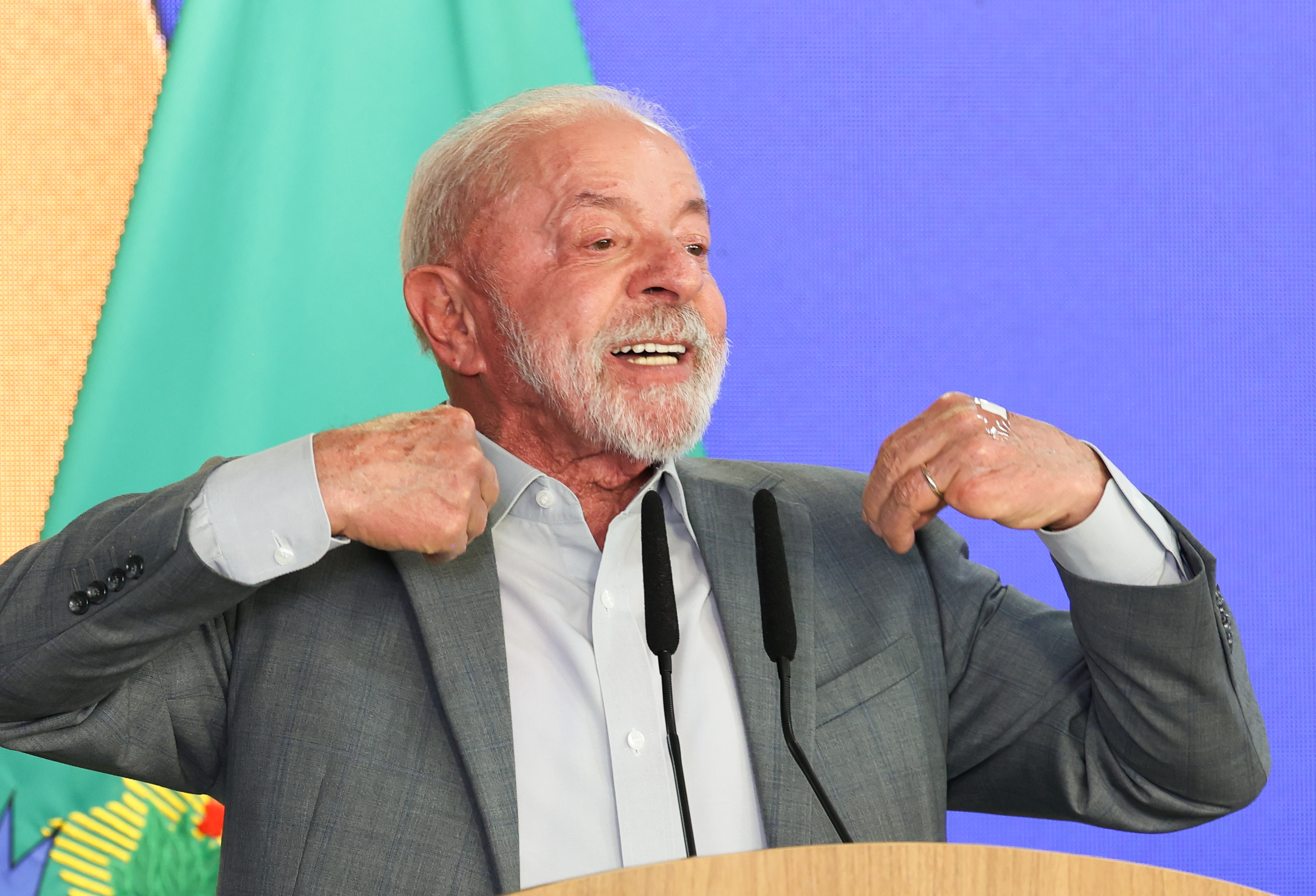 Lula aceita exigências de Flávio sobre sigilos, diz campanha