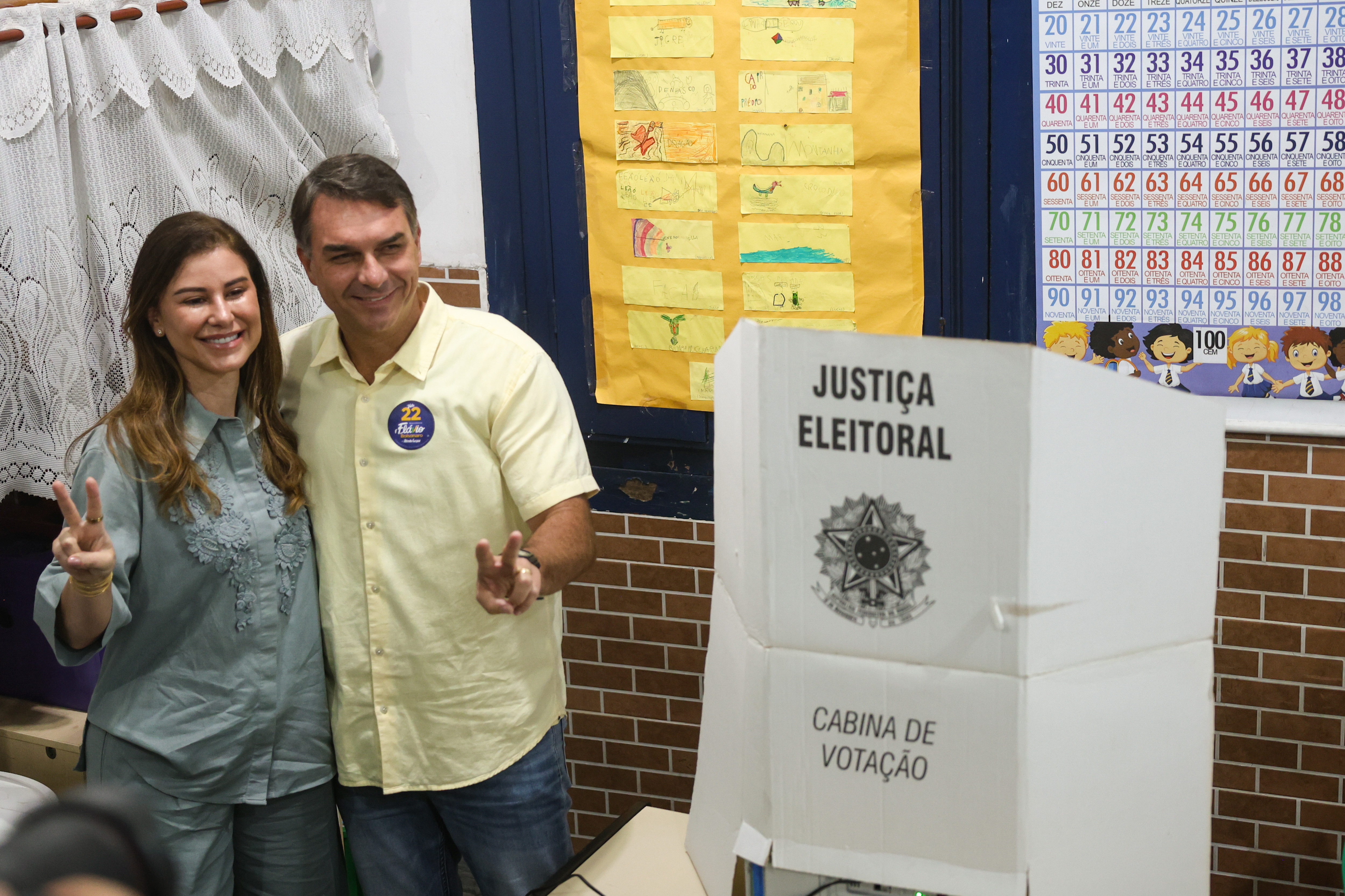 Flávio pede ao TSE que estenda até as 19h a votação do 2º turno em 17 municípios