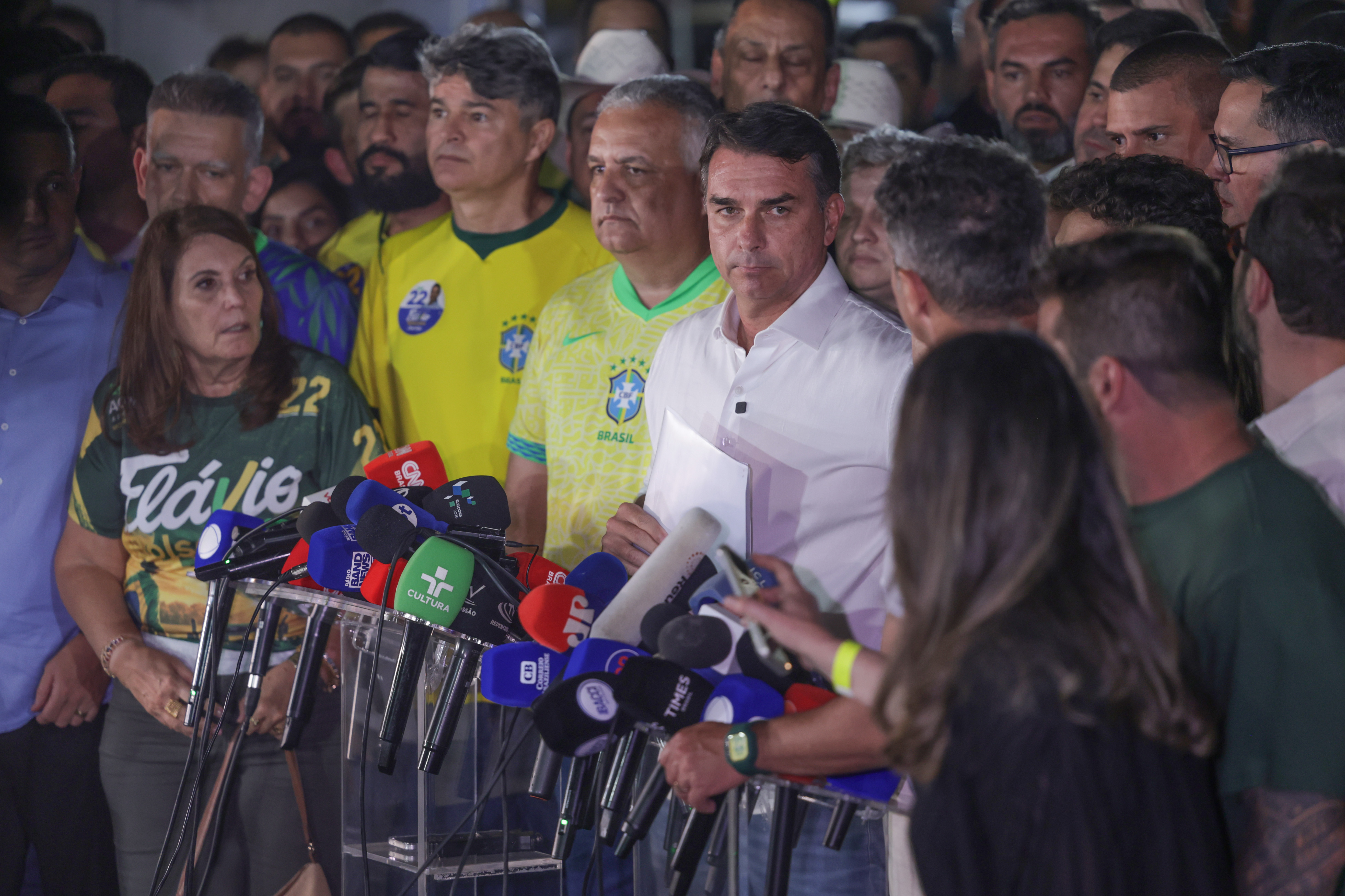 Órgão de migração argentino não registra entrada de Flávio Bolsonaro no país