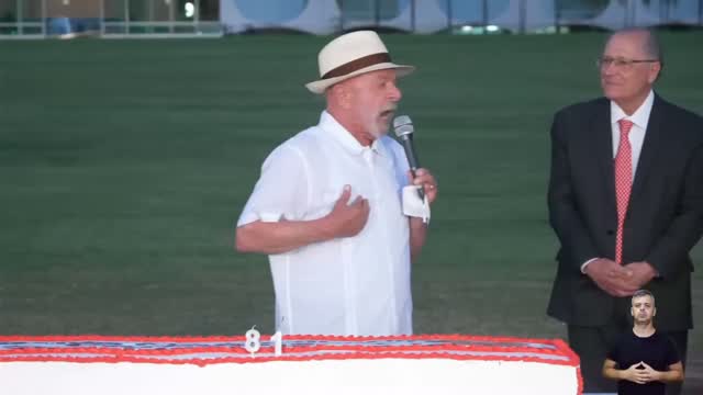 "QUEM NÃO DEVE, NÃO TEME". O presidente Lula da Silva criticou Flávio