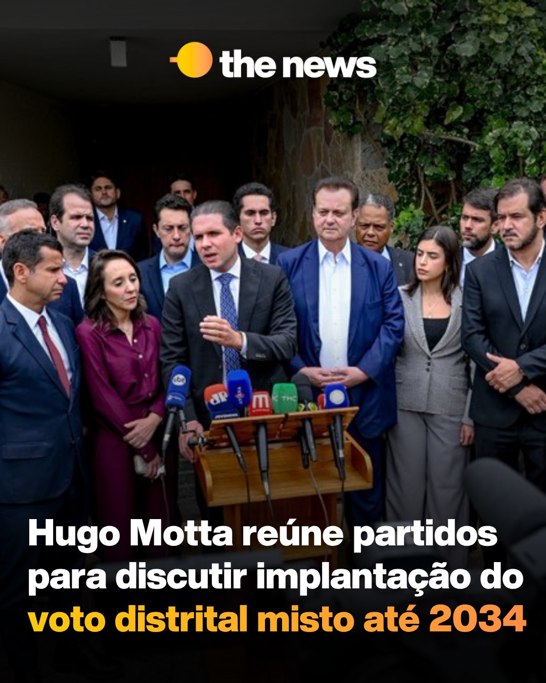 Hugo Motta abre tramitação de PEC para voto distrital misto na Câmara