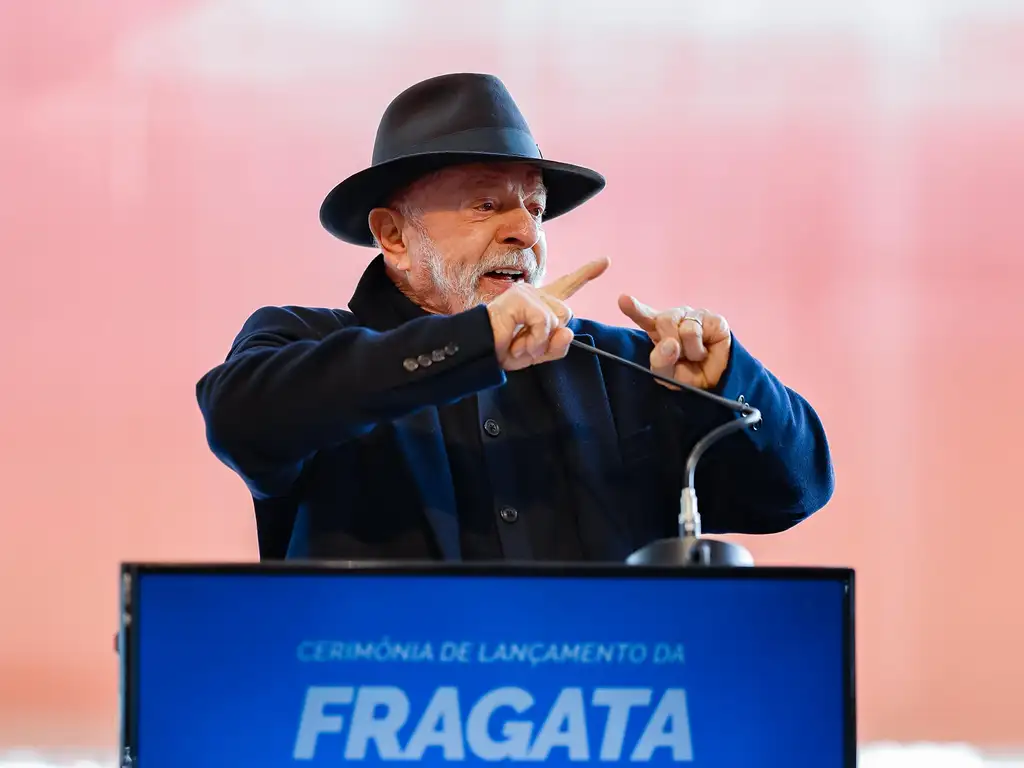 Lula marca podcast no mesmo horário do debate da Globo