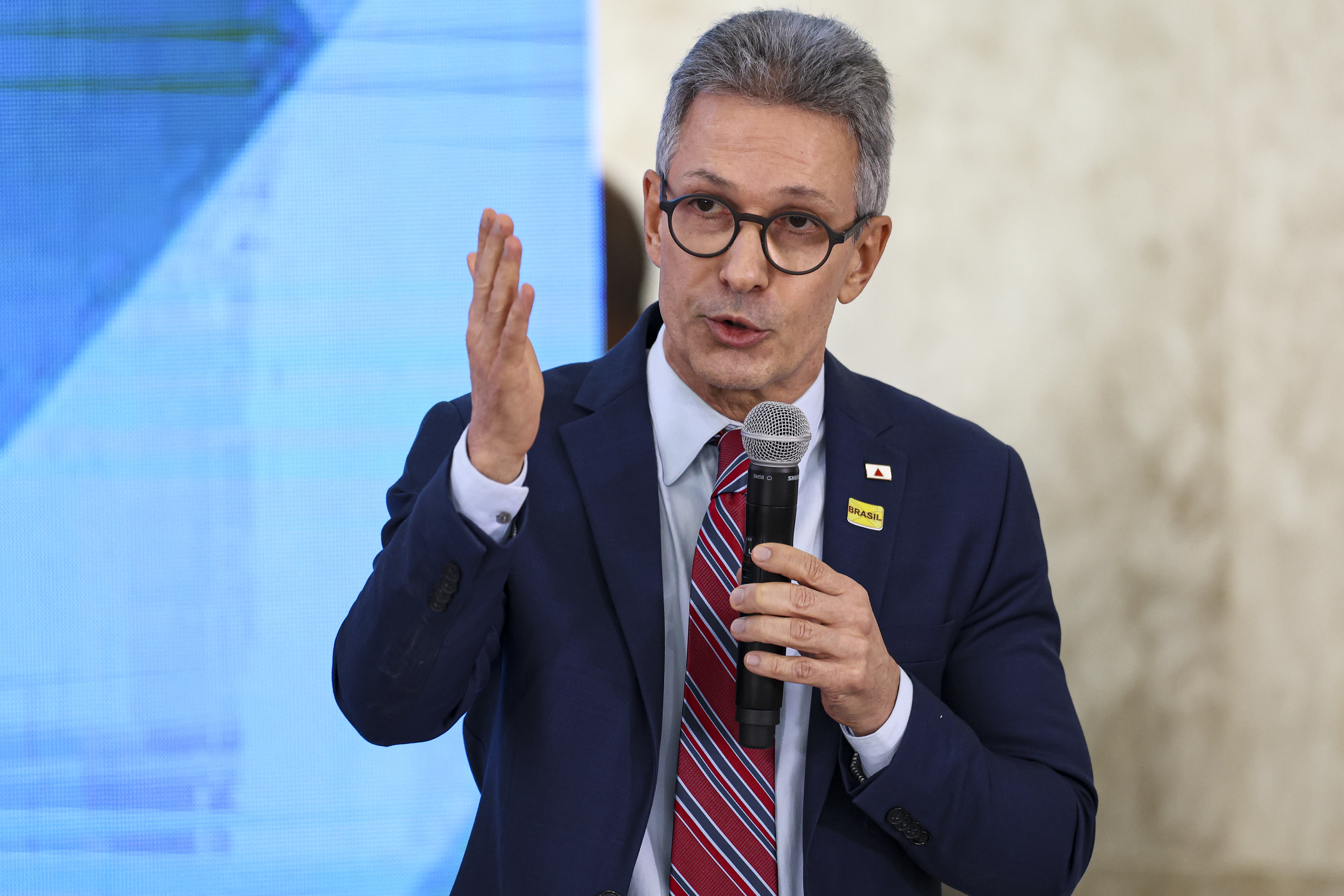 Zema diz que estará contra o PT no 2º turno