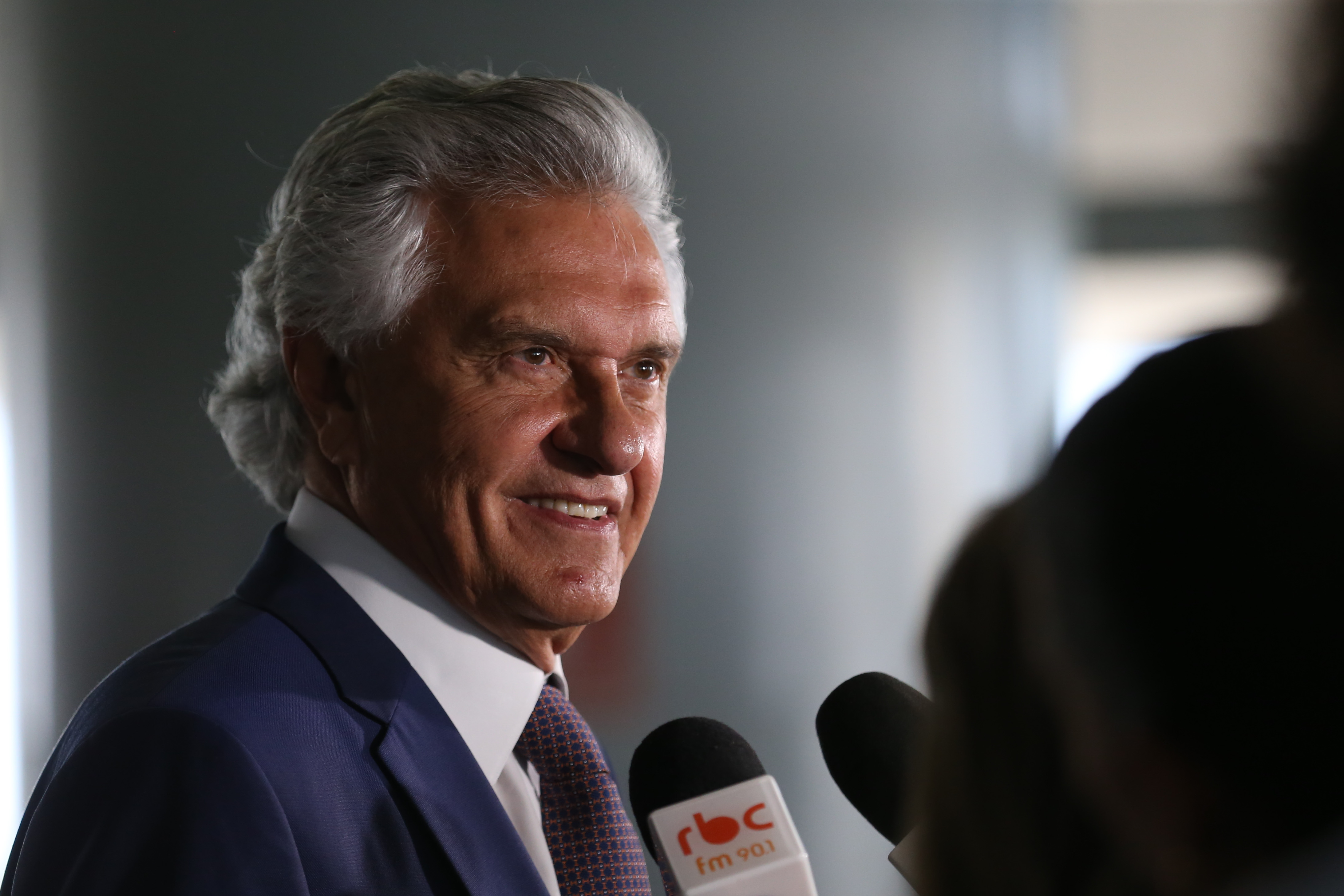 Caiado declara apoio a Flávio Bolsonaro no 2º turno