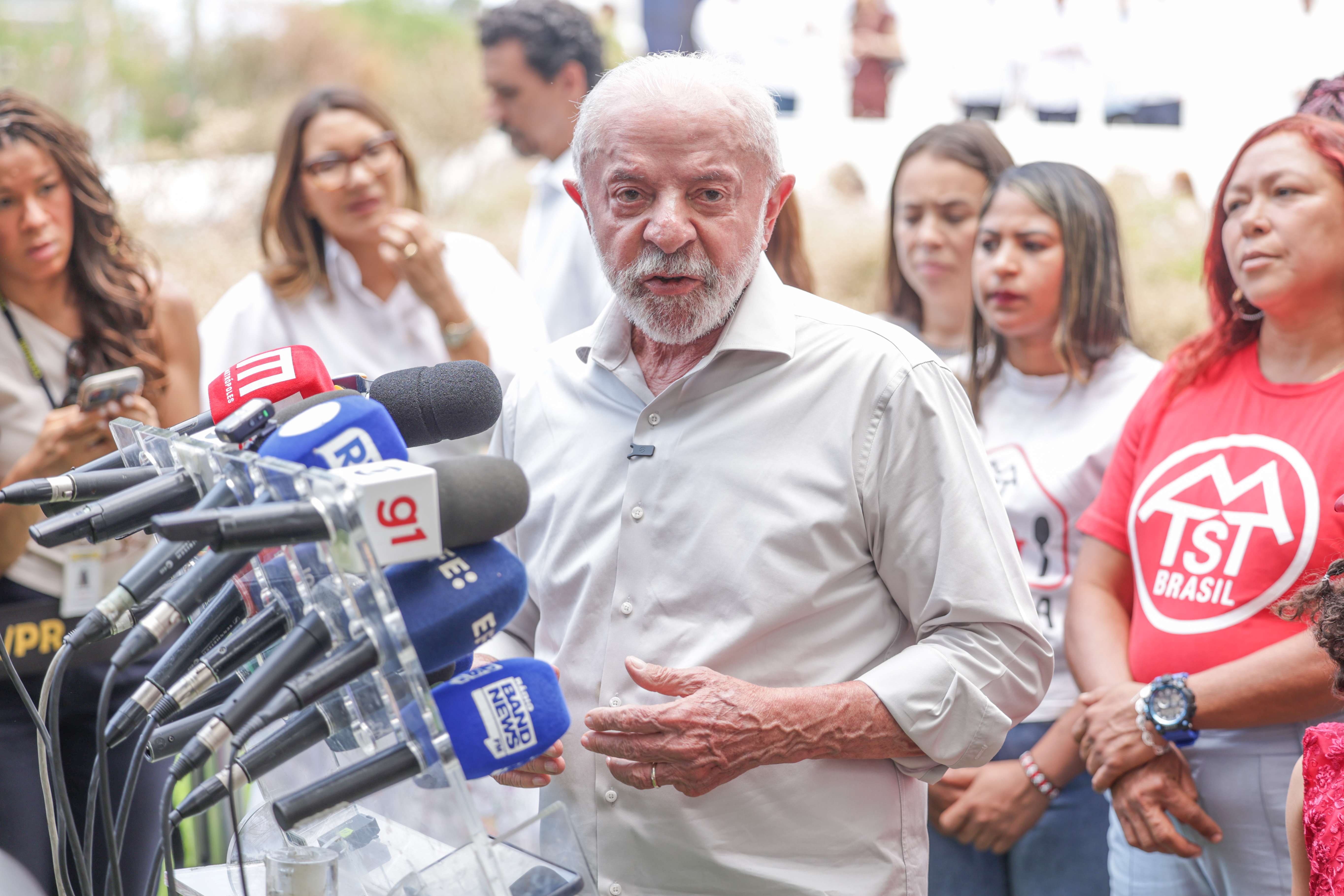 Lula tem 72,57% dos votos em presídios e Flávio, 23,29%