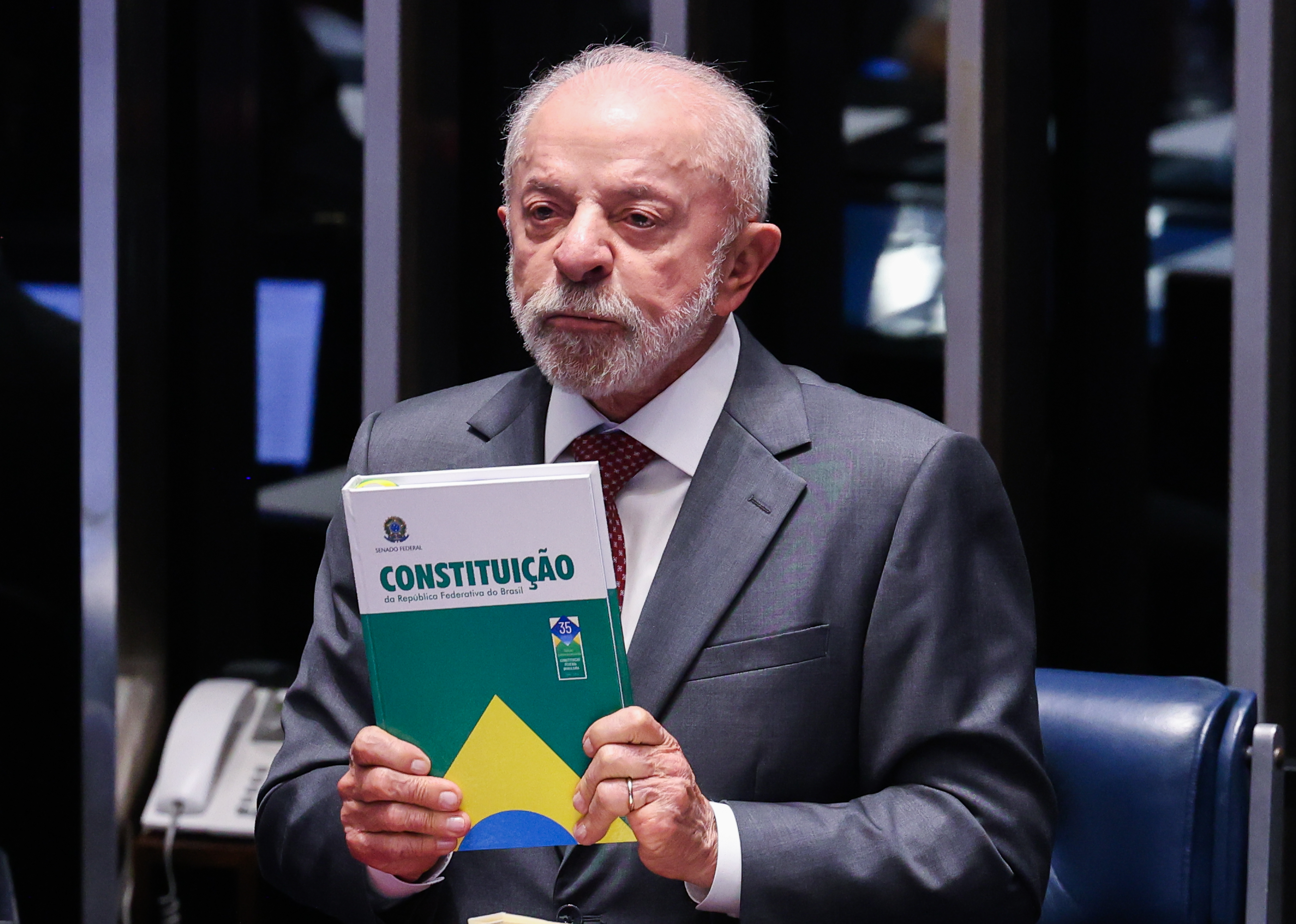 Lula critica Globo após emissora receber Flávio Bolsonaro