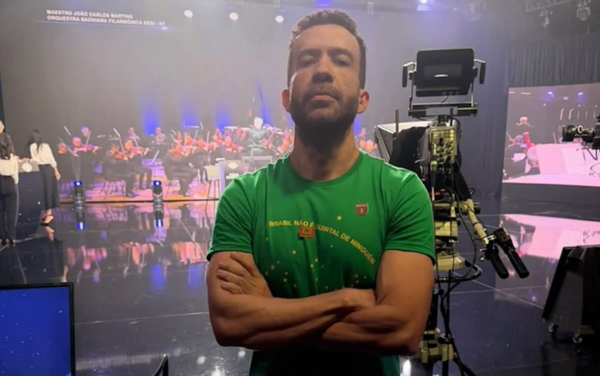 André Janones é internado na UTI com arritmia após debate