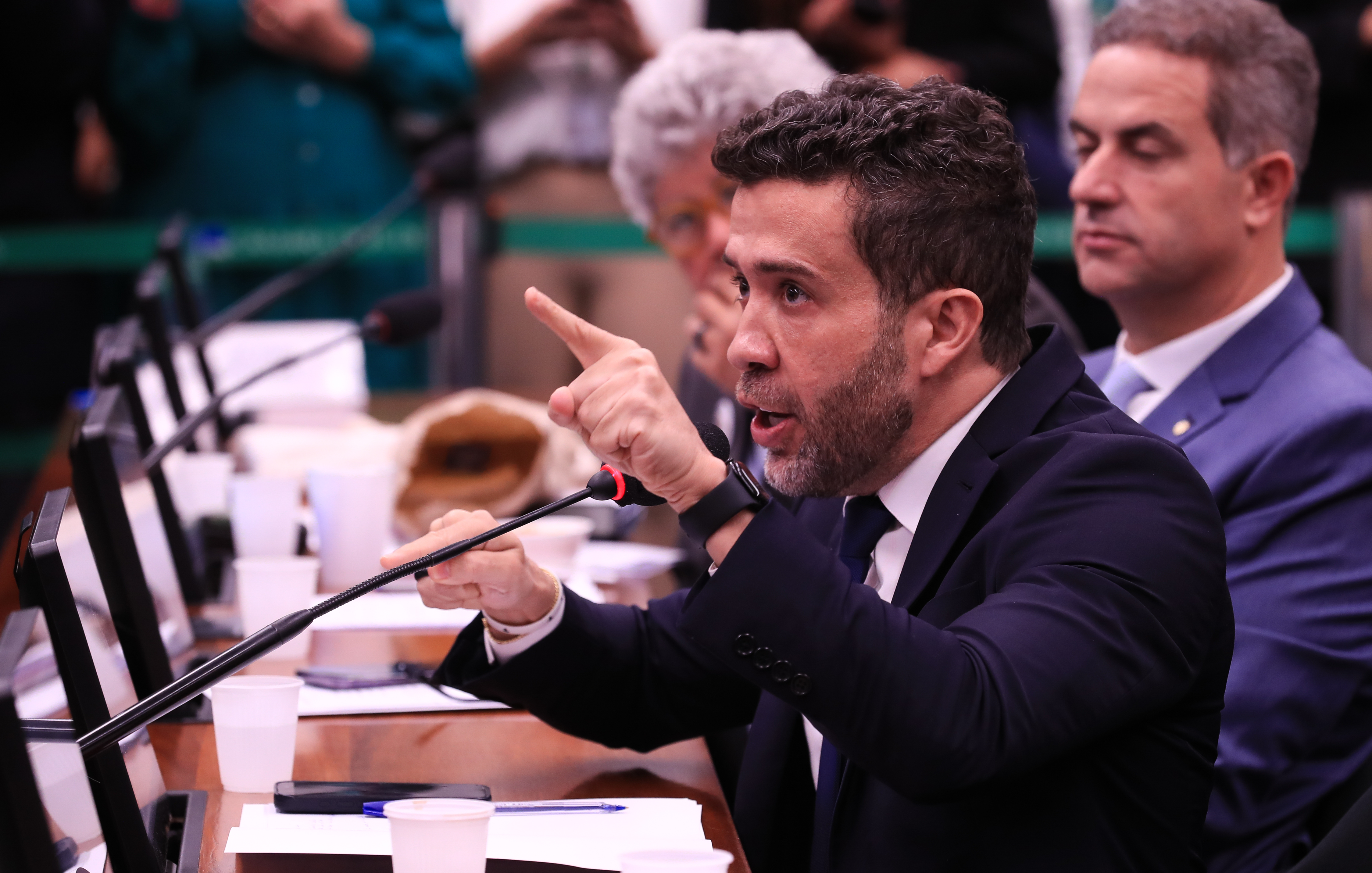 André Janones está estável e pode ter alta em 48 horas